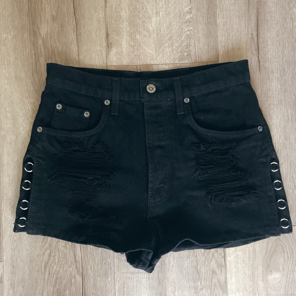 Carmar distress hoop detail shorts
